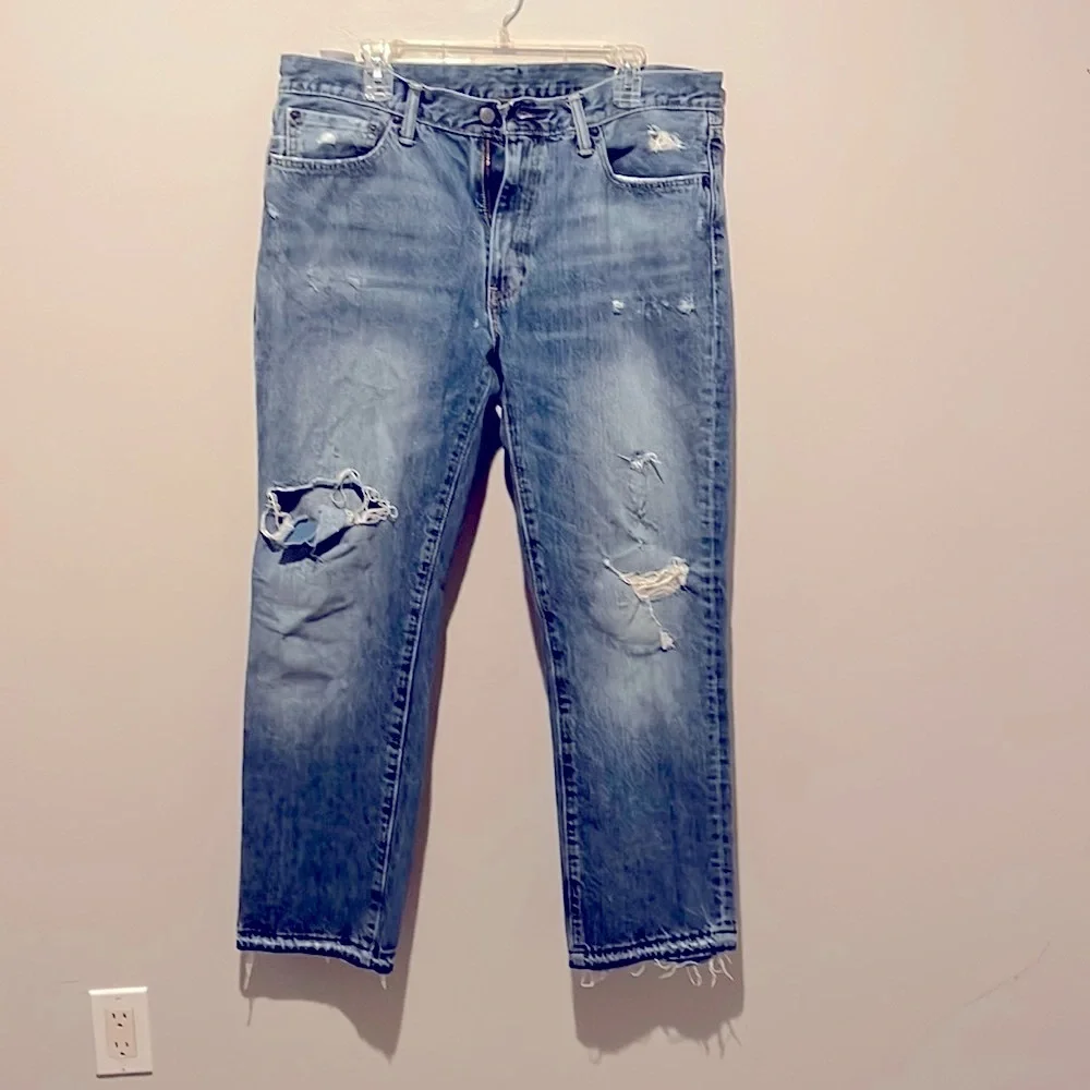 Levi’s! Levi’s! Levi’s! Mens Levi’s 541 distressed jeans! Levi’s! Levi’s!